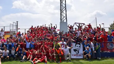 El CD Calahorra en Bu&ntilde;ol despu&eacute;s de lograr el ascenso a Segunda B