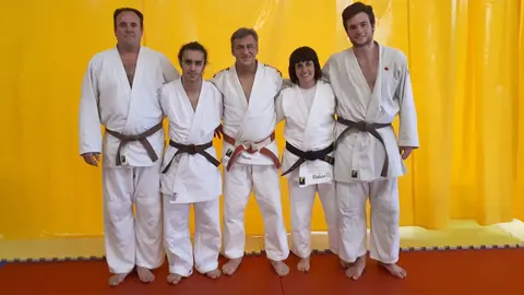 El Maestro F&eacute;lix Pastor con los nuevos grados
