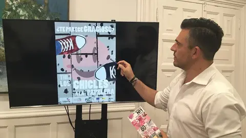 El concejal &Oacute;scar Eguiz&aacute;bal en la presentaci&oacute;n de la campa&ntilde;a para eliminar los chicles de las calles