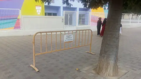 Cierre de la calle Camino Caritat