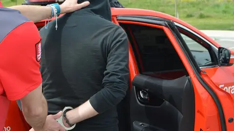 Un hombre es detenido