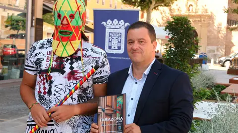 Julio Gracia con el Cipotegato de este a&ntilde;o