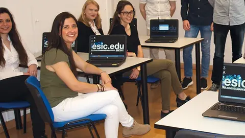 &Aacute;ngela Carnicero G&oacute;mez, 2&ordf; izqda., directora de ESIC Tudela