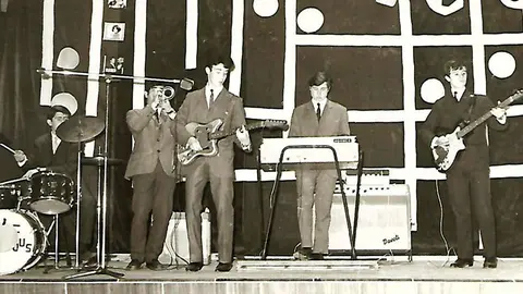 Los Riscos en un concierto en 1968