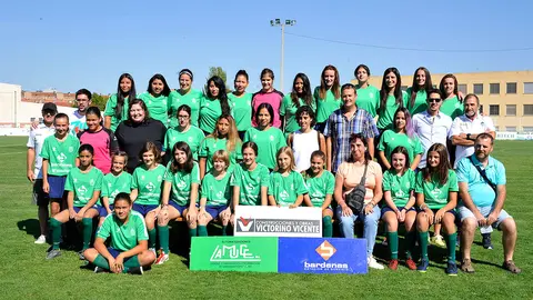 Los dos equipos de f&eacute;minas del CD Lourdes