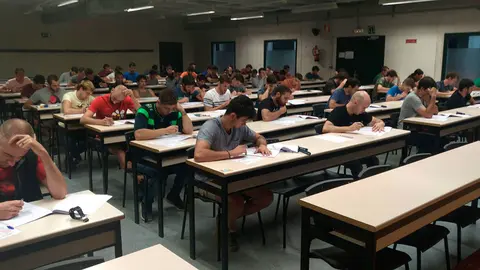 Algunos de los participantes en el examen