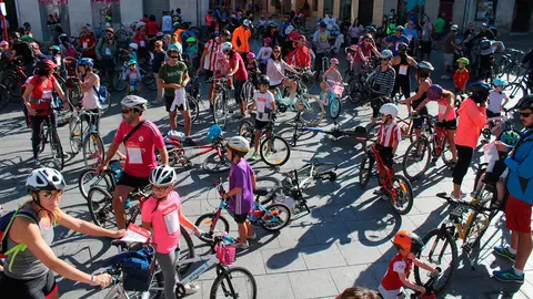 Las calles de Tudela, Ribaforada y Ablitas fueron inundadas por cientos de bicicletas en el Reto M&aacute;s de 100