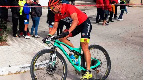 Tito Espada a su paso por meta en Lodosa