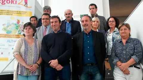 Participantes en el acto de firma del convenio Egoki