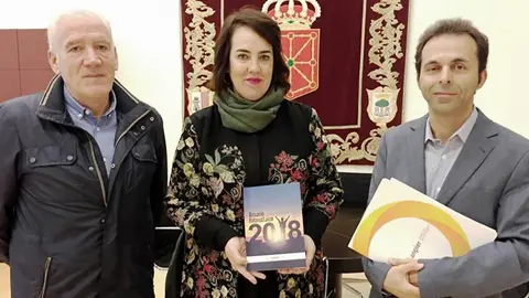 De izqda. a dcha., Juan Antonio Cabrero, Ainhoa Azn&aacute;rez y Rafael Barrera