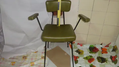 En esta silla fue retenida la mujer