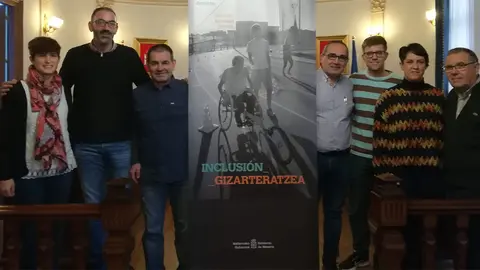 Presentaci&oacute;n del slalom en silla de ruedas en Corella