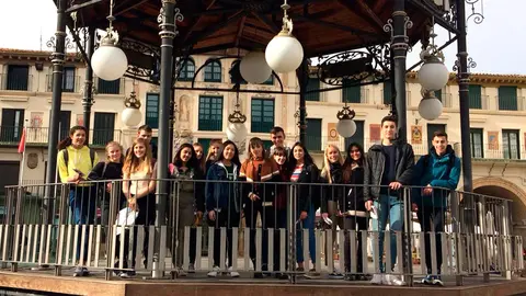 Alumnos/as en la Aljafer&iacute;a (Zaragoza)