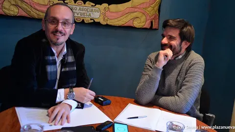 Luis Fdez. junto a Eneko Larrarte en la presentaci&oacute;n de los actos