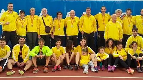 Atletas del Grupo de Atletismo de Navarra