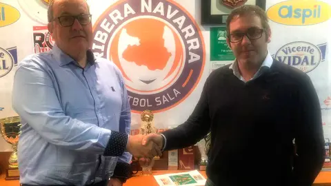 Juan Luis R&aacute;ndez con el presidente del Ribera Navarra FS, Santiago Sala