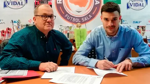 Ferran Plana renueva por una temporada con el Ribera Navarra