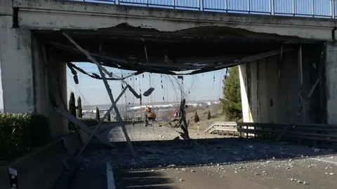 En la instant&aacute;nea tomada por Polic&iacute;a Foral, es evidente el d&ntilde;o sufrido por la estructura