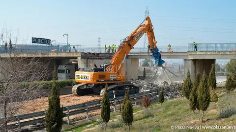 Demolici&oacute;n del puente de la N- 121A