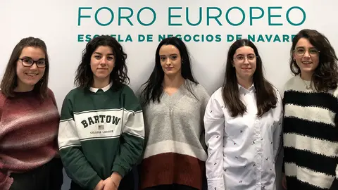 Maddi Seminario, Sara Los&uacute;a, Celia Flamarique, Isabel Ruiz y Cristina Egu&iacute;laz