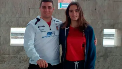 Carolina L&aacute;inez junto a su entrenador