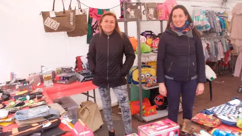 Fr&iacute;o y mucha gente en la Feria del Stock