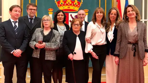 Entrega de la Cruz de la Orden Civil de Alfonso X El Sabio a Mar&iacute;a Forcada 2