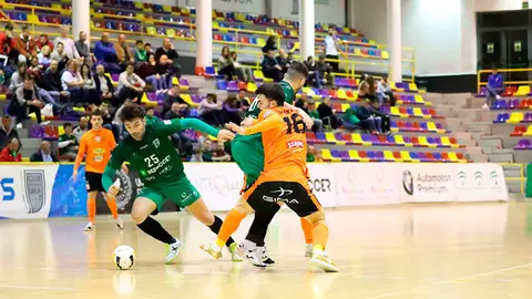El Aspil Vidal se lleva un punto de Antequera remontando un 3 1
