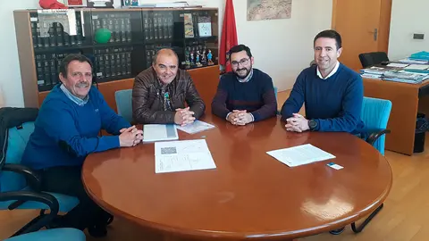 Firmado el contrato para la realizaci&oacute;n de las obras de pavimentaci&oacute;n sin redes