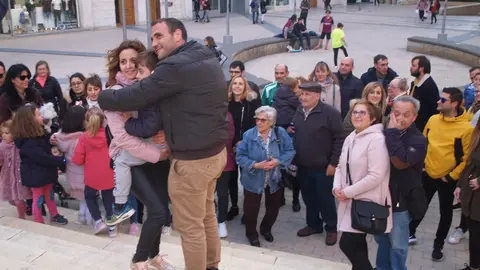 Familia y Amgos de Izan celebran la decisión de medicarlo