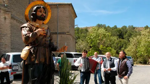 Agricultores-de-Caparroso-Honran-a-San-Isidro-Canto