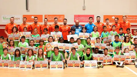 El Ribera de Navarra visita el colegio colegio Otero de Navascués de Cintruénigo