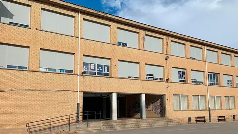 Reforma de las ventanas del colegio de Corella