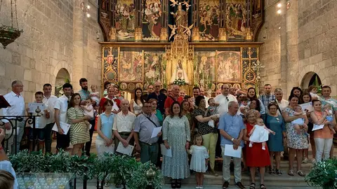 Congregaci&oacute;n Santa Ana presentaci&oacute;n nuevos cofrades