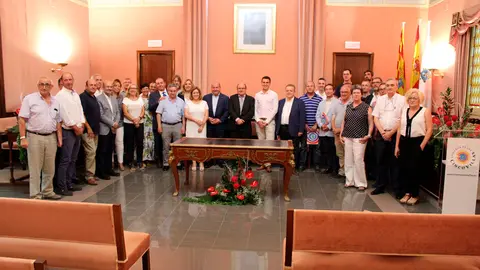Tras el pleno de constitución del Consejo Comarcal, los nuevos consejeros se hicieron la foto de familia