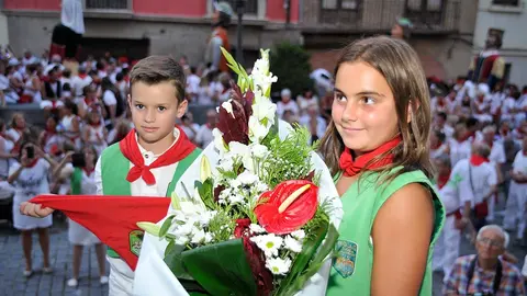 FIestas de Tudela, D&iacute;a 24 - Imposici&oacute;n del pa&ntilde;uelo en la reja 7