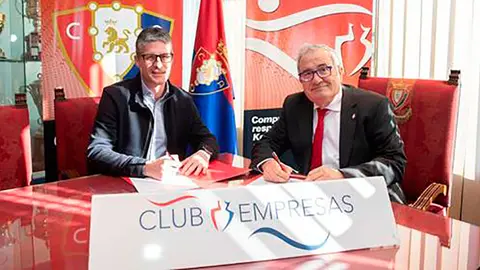 Firma del acuerdo entre Mobekip y Osasuna