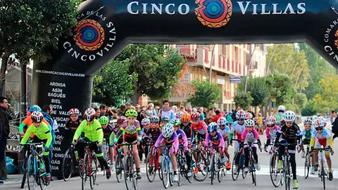 Educando con el ciclismo congregó el año pasado a más de 4.000 personas. En la imagen, uno de los momentos de la carrera infantil del año pasado.
