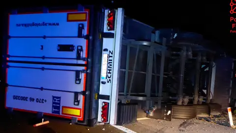 Cami&oacute;n accidentado en la AP-15