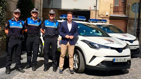 Los subinspectores Ricardo Casamián y José Antonio Agramonte, Juan Cruz Ruiz jefe de la Policía Local y el alcalde Alejandro Toquero