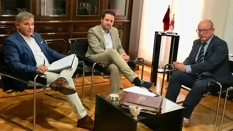 Toquero y el Consejero de Educación se reunen en Tudela