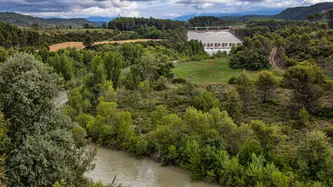Río Gállego a su paso por el embalse de Ardisa