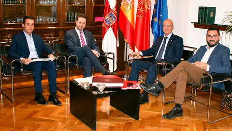 Zeus P&eacute;rez (concejal de Ordenaci&oacute;n del Territorio de Tudela), Alejandro Toquero (alcalde de Tudela), Bernardo Ciriza (Consejero de Ordenaci&oacute;n y Cohesi&oacute;n del Territorio) y Jes&uacute;s Mar&iacute;a Rodr&iacute;guez (Director General de Administraci&oacute;n Local y Despoblaci&oacute;n)