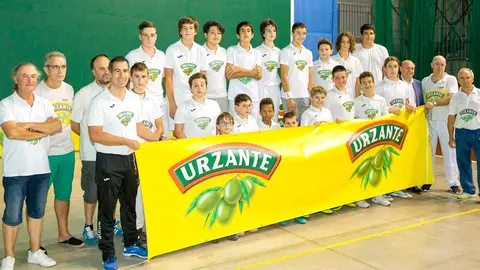 El Club de Pelota Eraso presentó a todos sus jugadores para esta temporada