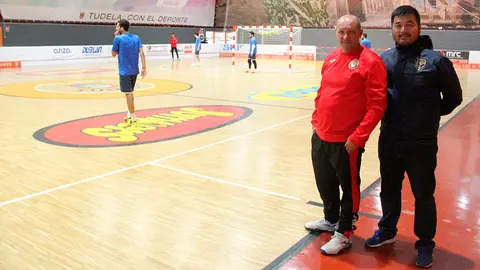 El técnico Motonori Gentoku ha visitado al Ribera Navarra para aprender de primera mano las técnicas de José Lucas Mena 'Pato' en sus entrenamientos