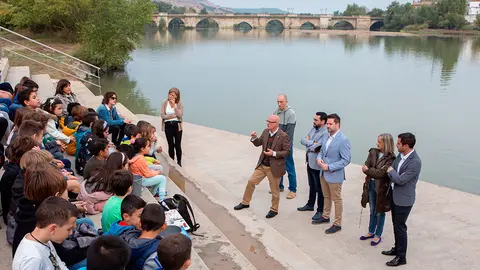 El consejero Ciriza se dirige al alumnado del Colegio P&uacute;blico Griseras en Tudela