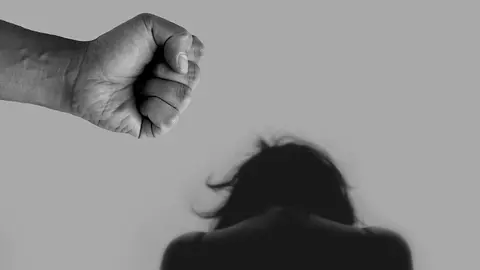 Violencia machista machismo g&eacute;nero mujer hombre pu&ntilde;o 2