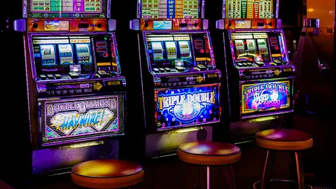 Sala de juegos, apuestas, tragaperras, bingo apostar 4