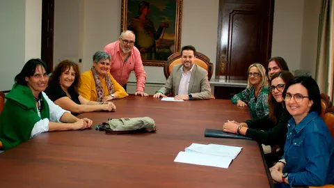 Momento de la toma de posesión de las tres funcionarias en el Ayuntamiento de Tudela