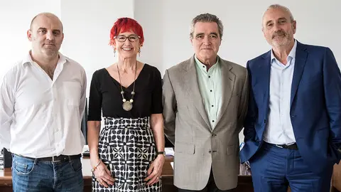 Profesionales que atienden la nueva unidad del dolor  Dr. Pablo Baltanás Rubio, anestesiólogo, y Dra. Alba López Bravo, neuróloga